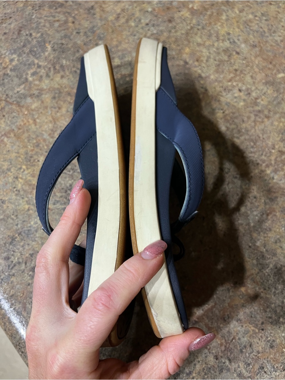 OluKai Ohana Navy Blue Flip Flop Sandals Women’s 9 Comfort Beach - Picture 5 of 12